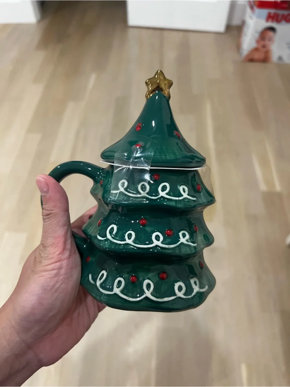 Wondershop Green Ceramic Christmas Tree Mug with Gold Star Lid
